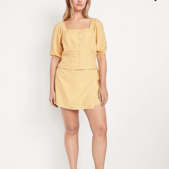 Old Navy High-Waisted Linen-Blend Mini
Wrap Skort - Yellow Gingham - Picture 4 of 8